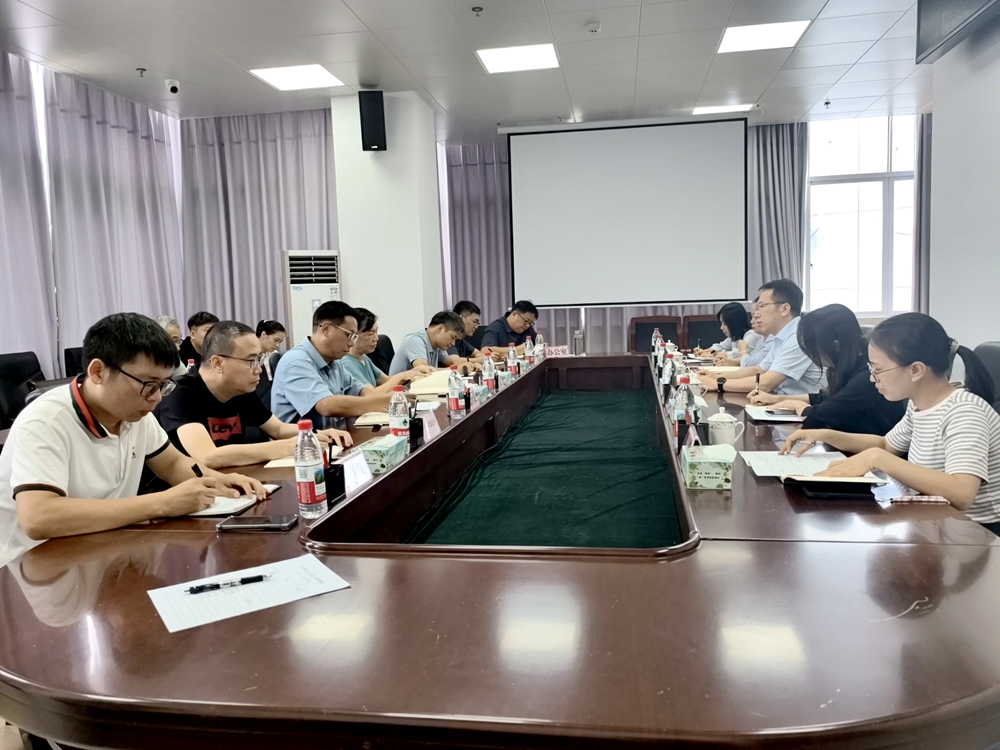 聚焦重點求突破 聚力項目促發(fā)展——市住房城鄉(xiāng)建設(shè)局黨組書記、局長楊林帶隊到市建設(shè)工程技術(shù)服務(wù)中心調(diào)研指導(dǎo)